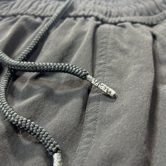 Alo black cargo pants (see measurements) - Picture 3 of 14